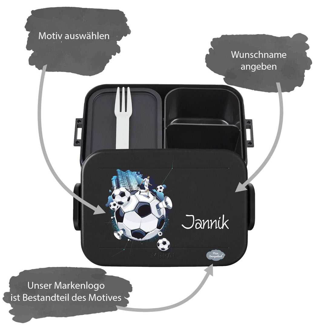 Bento Brotdose offen mit Bento
Einsetzen und Gabel mit Fussballmotiv ins schwarz 185x120x65mm
