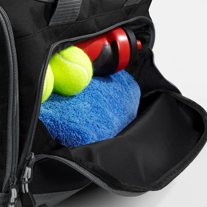 Sporttasche Kinder mit Namen 30-44 L - mit Schuh und Feuchtfach rot - Mein Zwergenland