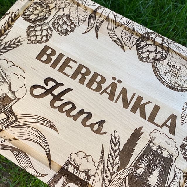 Bierkastensitz Bierbänkla Bierbank mit Hopfenblüten rustikal Holzbrett mit Name